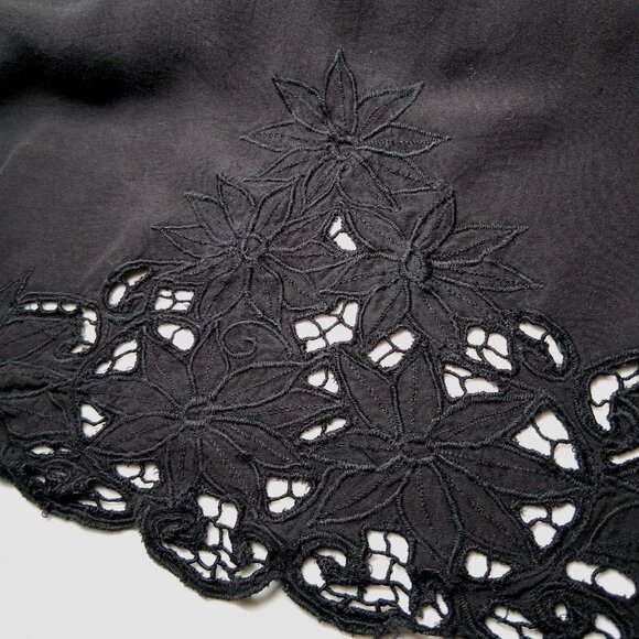 Vintage Jane Ashley Skirt Large Black Rayon Embroidered Floral Hem Whimsigoth - Picture 12 of 13